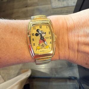 Vintage Seiko Disney Gold Mickey Mouse Wristwatch